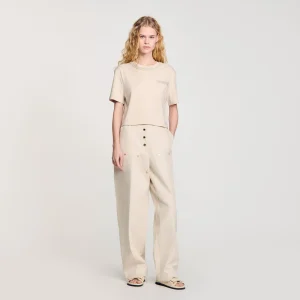 Camiseta con detalles de strass