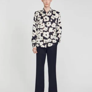 Camisa con estampado de flores