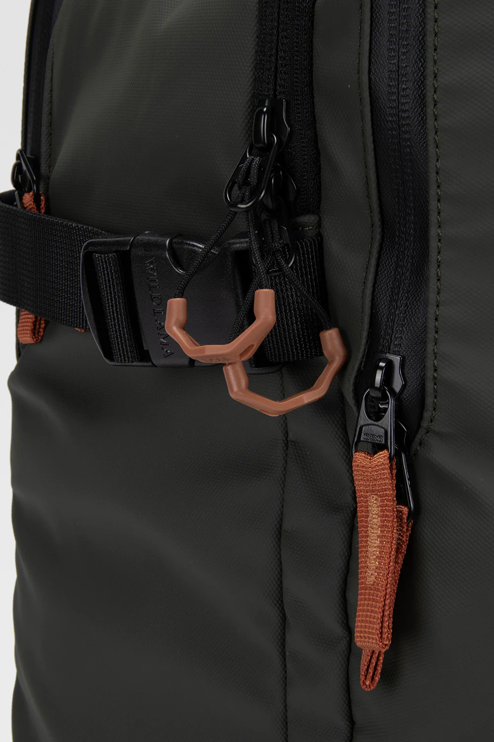 Mochila Travel Baku L Reciclada Verde 44L. - Imagen 6