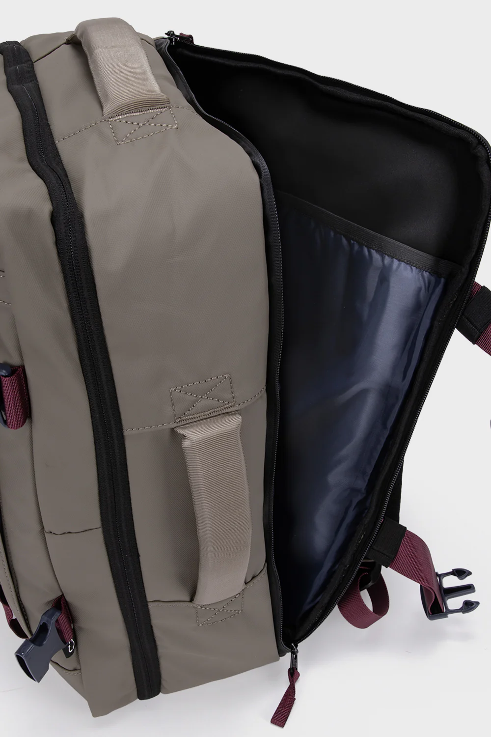 Mochila Travel Baku M Reciclada Beige 26L. - Imagen 5