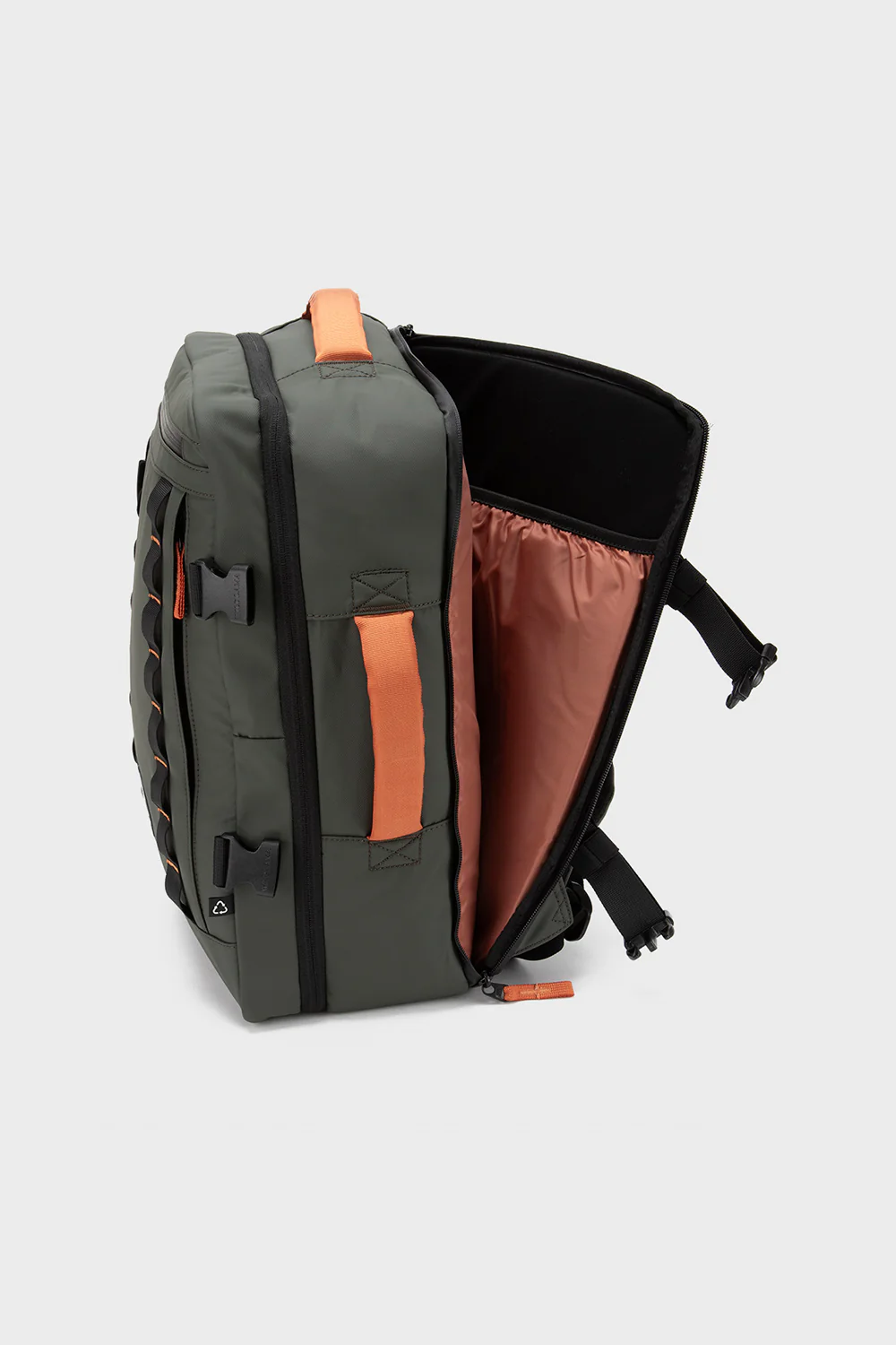 Mochila Travel Baku M Reciclada Verde 26 L. - Imagen 5