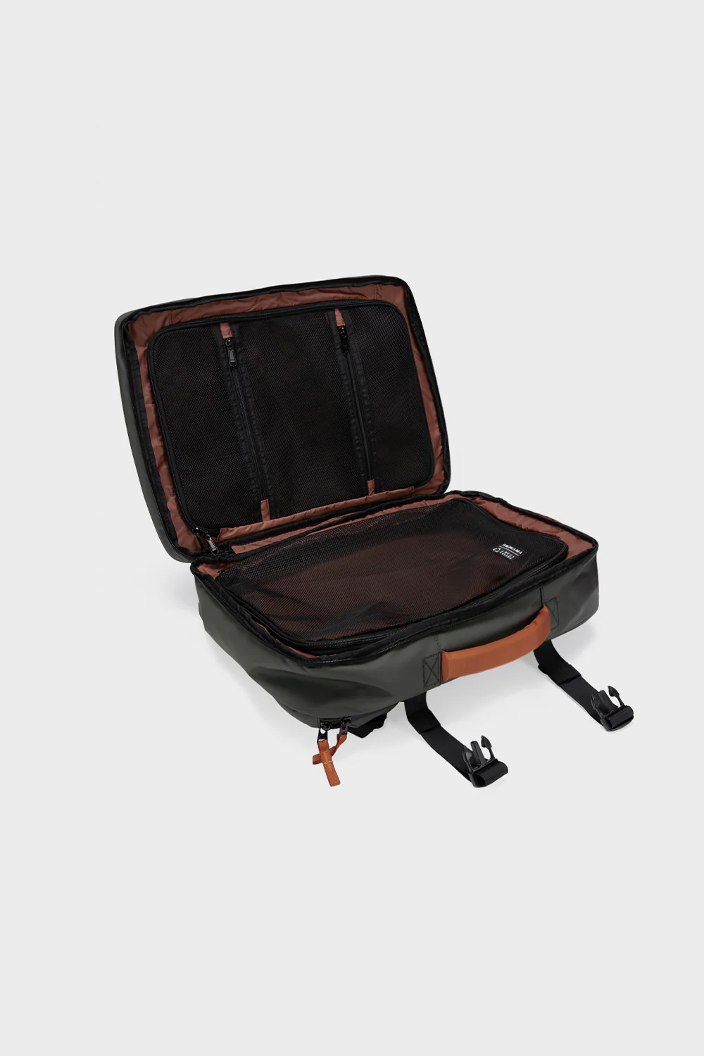 Mochila Travel Baku M Reciclada Verde 26 L. - Imagen 4