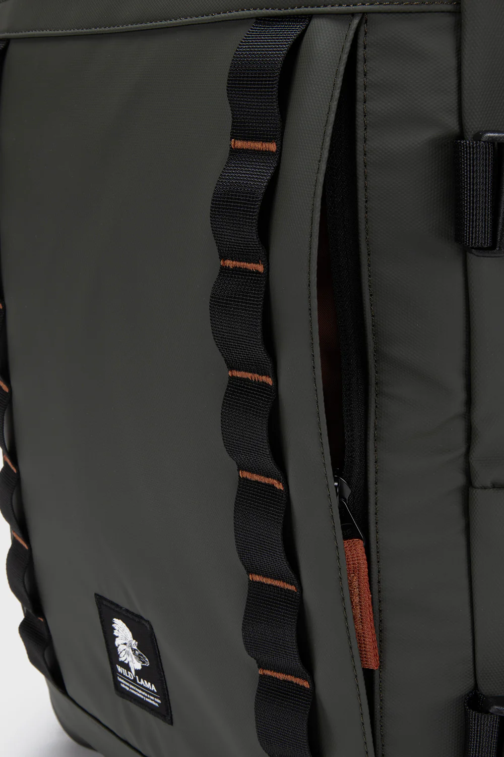 Mochila Travel Baku M Reciclada Verde 26 L. - Imagen 7