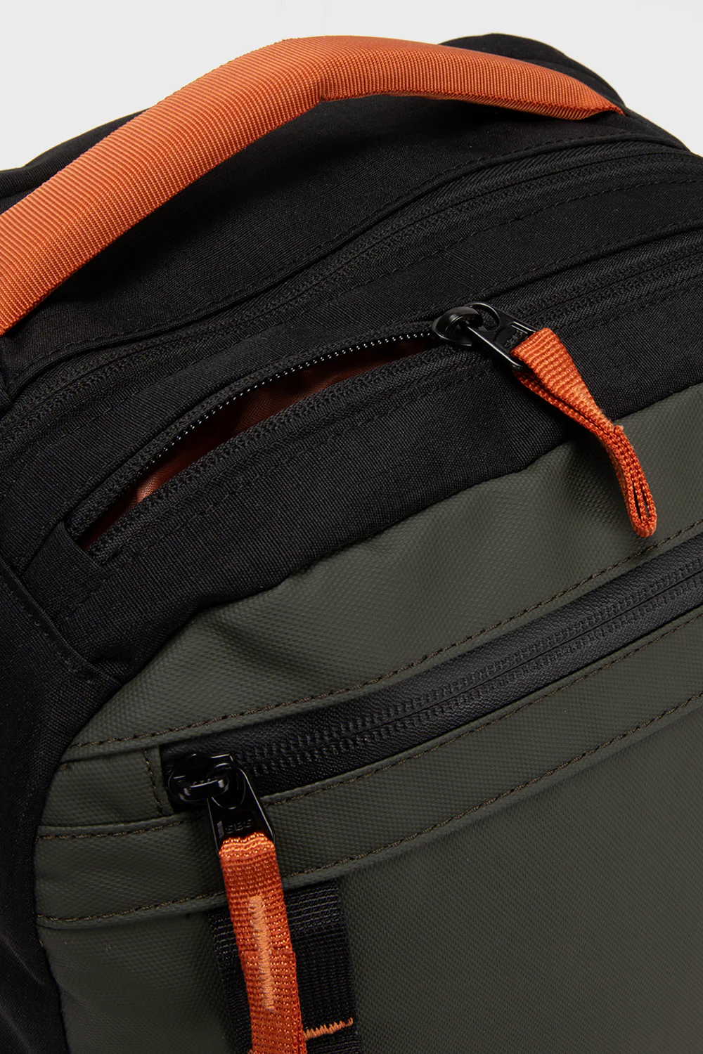 Mochila Travel Baku S Reciclada Verde 21L. - Imagen 6