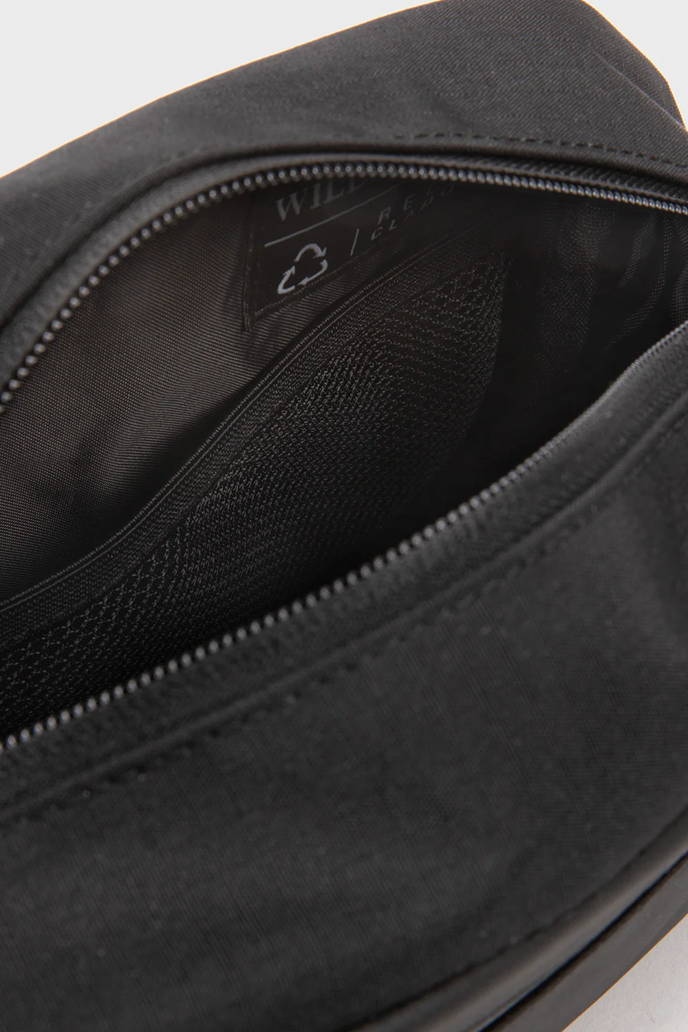 Neceser Travel Raco Reciclado Negro 3L. - Imagen 7