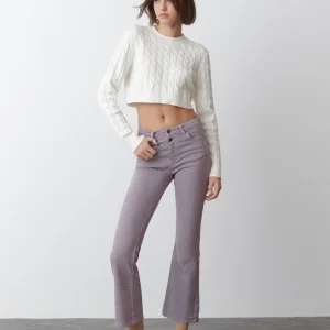 Pantalón cropped acampanado botones