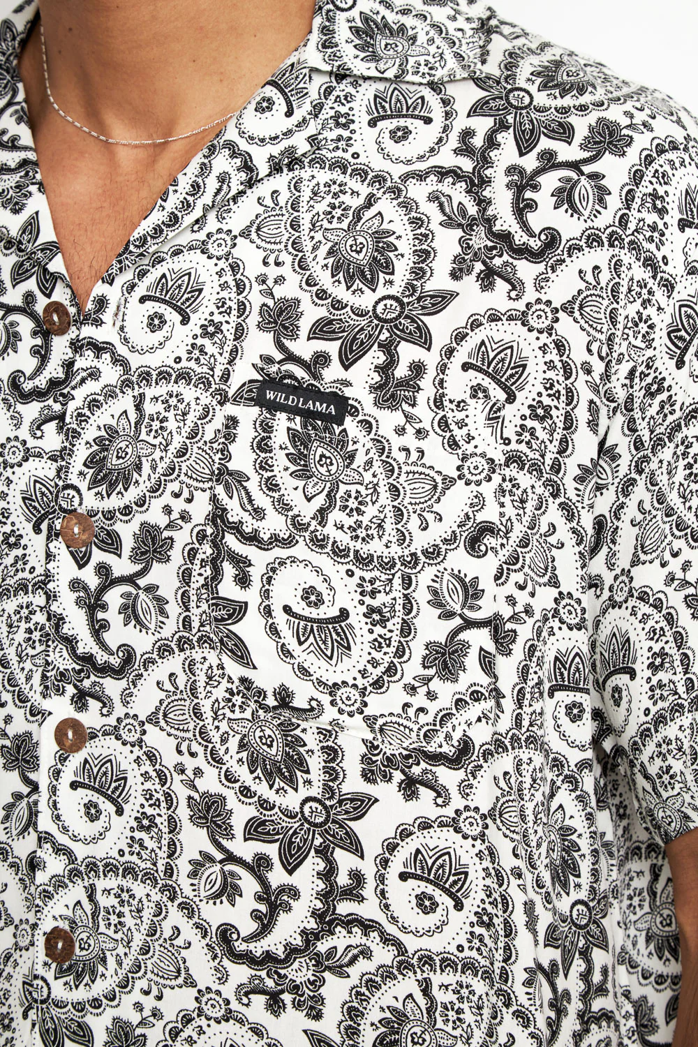 Guayabera Ecuador Paisley Blanco y Negro Hombre - Imagen 6