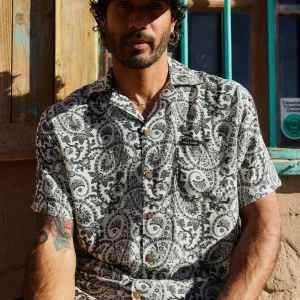 Guayabera Ecuador Paisley Blanco y Negro Hombre