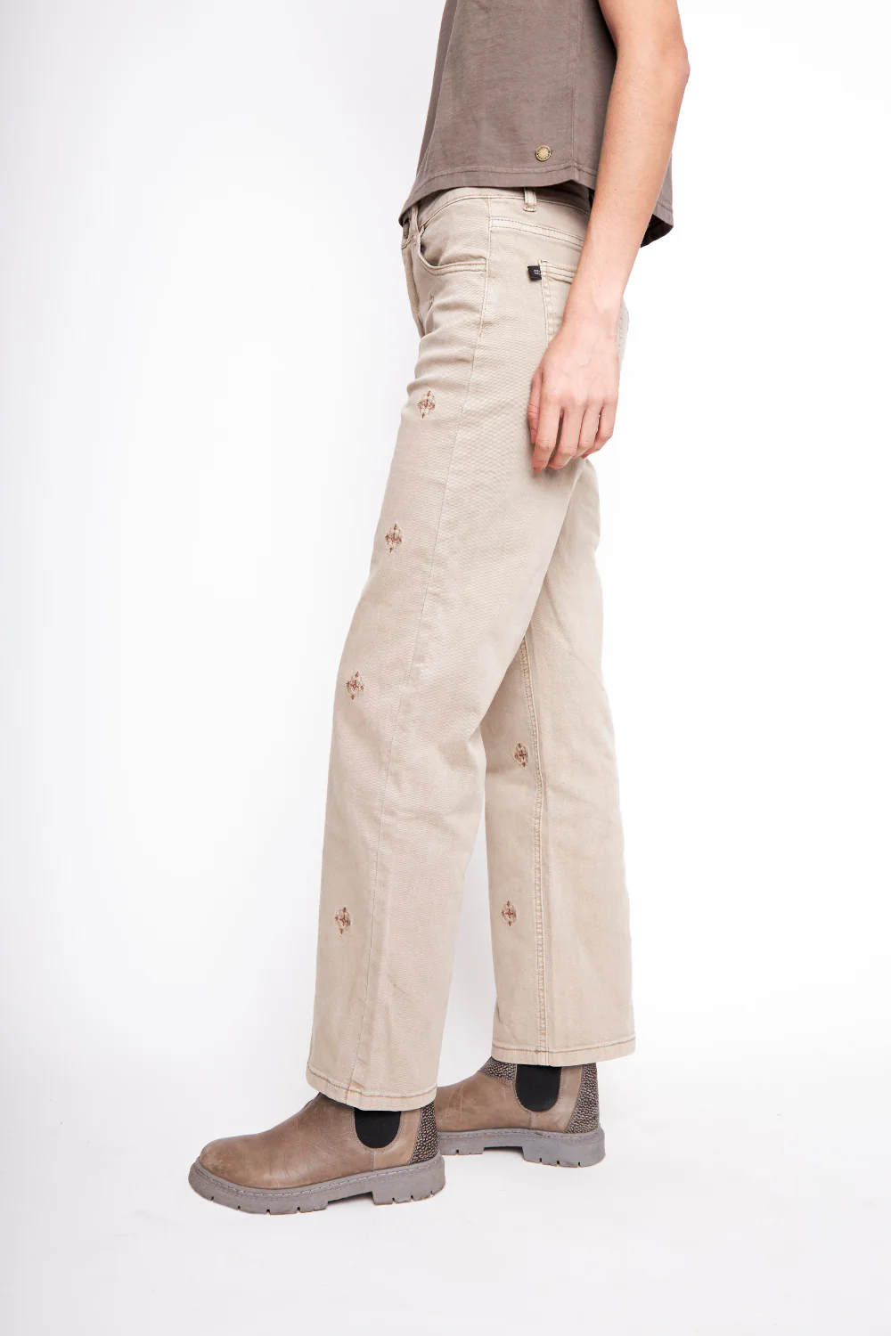Pantalón Amaru Orgánico Camel Mujer - Imagen 4
