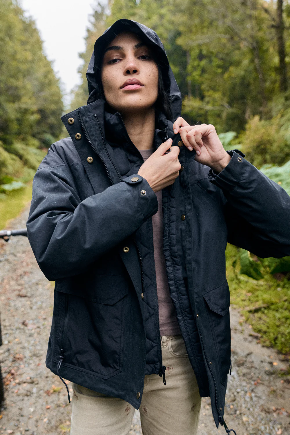 Parka Ruga Reciclada Negra Mujer