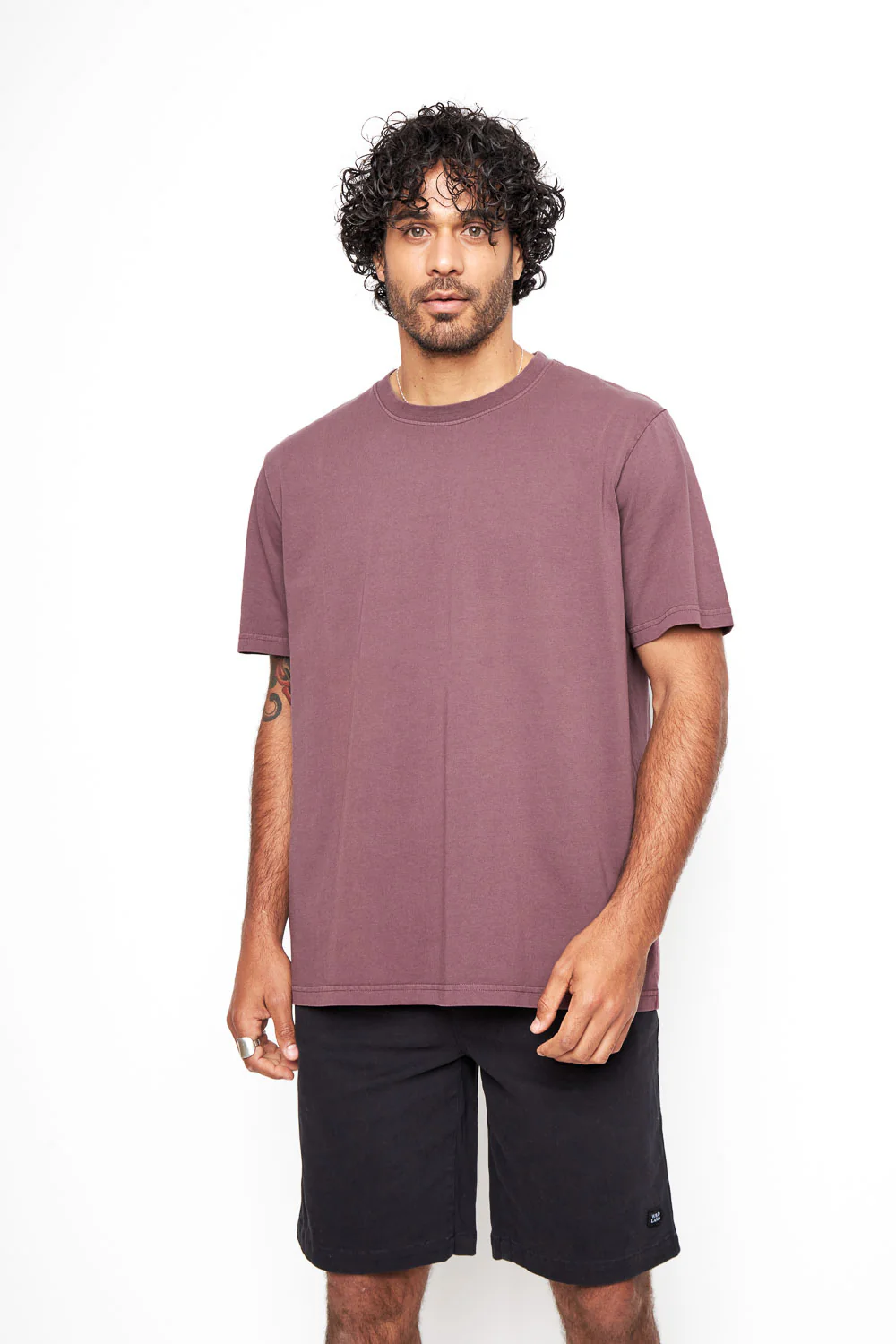 Polera Bat Orgánica Burdeo Hombre - Imagen 3