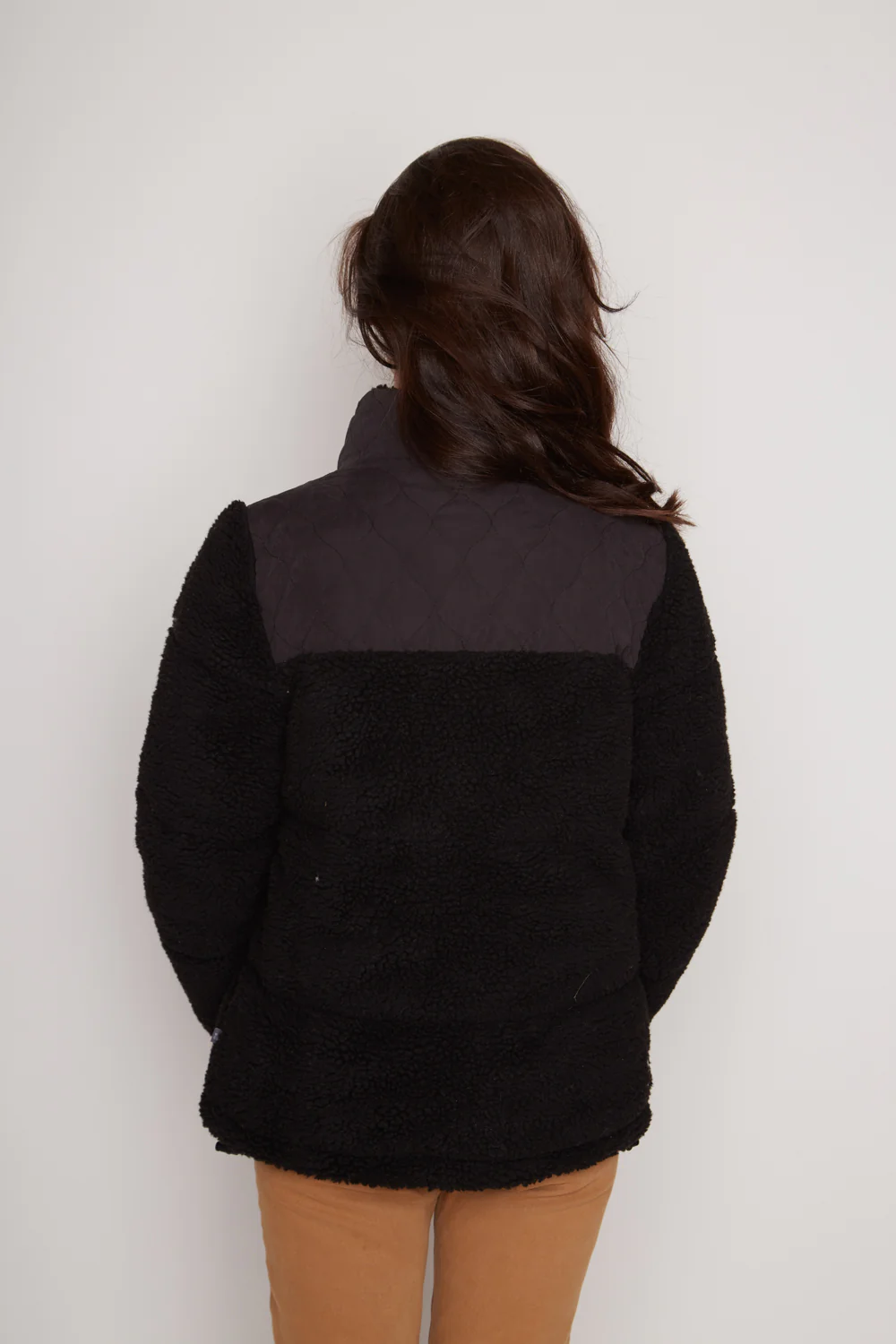 Parka Puffa Teddy Reciclada Negra Mujer - Imagen 5